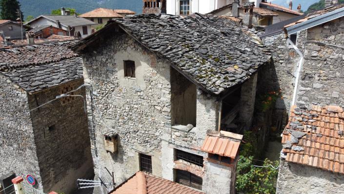 Image No.2-4 Bed House for sale