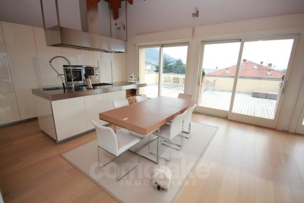 Image No.2-Penthouse de 3 chambres à vendre à Gravedona