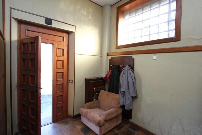 Image No.2-4 Bed House for sale