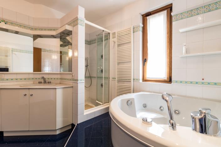 Image No.8-Villa de 4 chambres à vendre à Menaggio