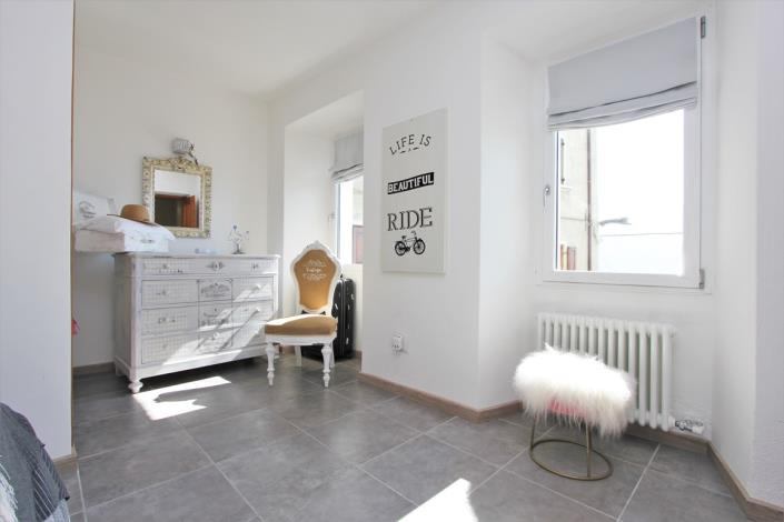 Image No.18-3 Bed House for sale