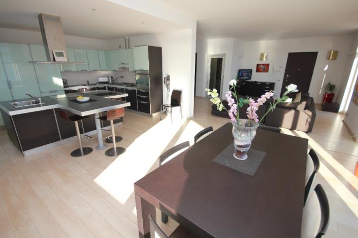 Image No.17-5 Bed Villa for sale