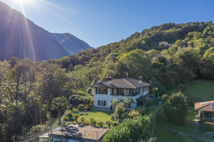 Image No.9-Villa / Détaché de 5 chambres à vendre à Menaggio