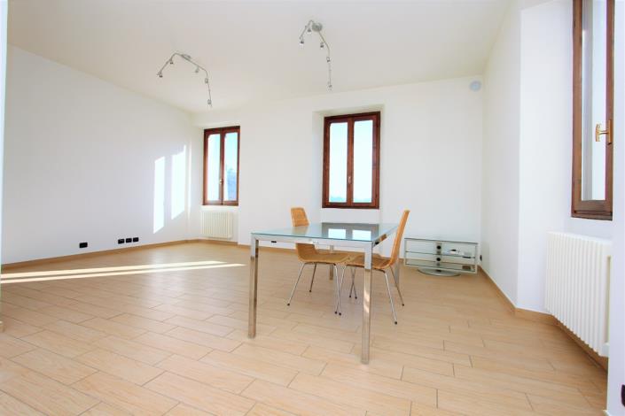 Image No.2-Appartement de 3 chambres à vendre à Gravedona