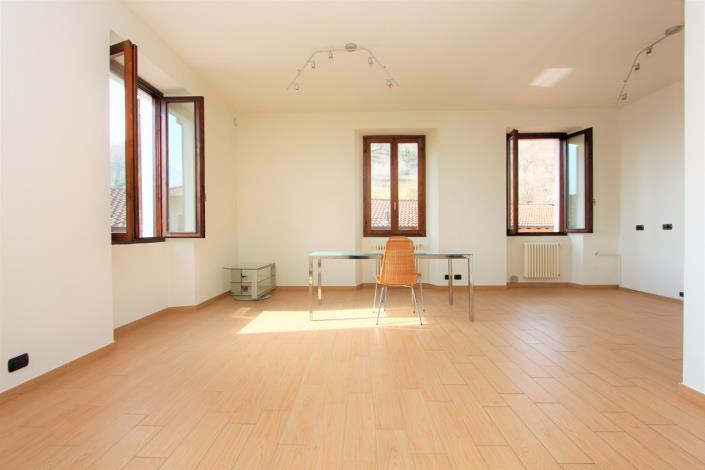 Image No.11-Appartement de 3 chambres à vendre à Gravedona