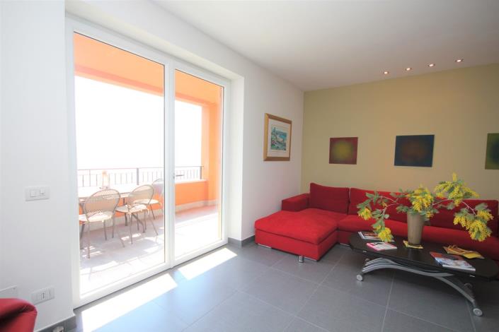 Image No.10-3 Bed Apartment for sale