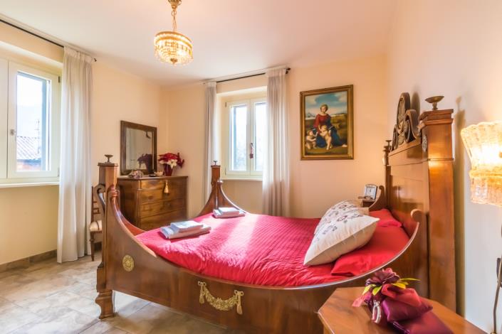 Image No.12-6 Bed Villa / Detached for sale