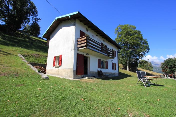 Image No.2-Chalet de 3 chambres à vendre à Gravedona