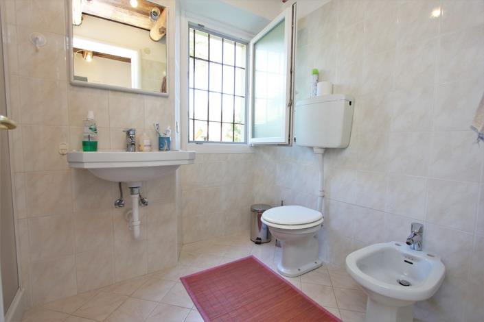 Image No.4-Chalet de 3 chambres à vendre à Gravedona