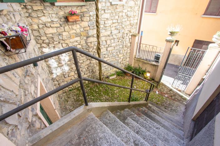 Image No.29-3 Bed House for sale