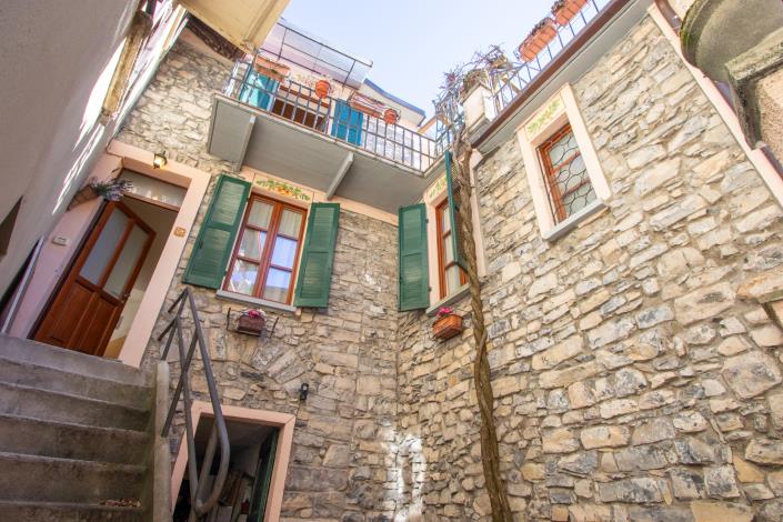 Image No.5-3 Bed House for sale