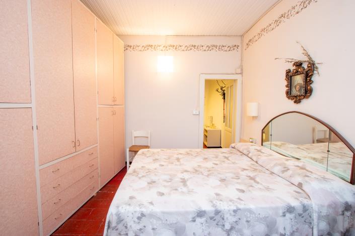 Image No.17-3 Bed House for sale