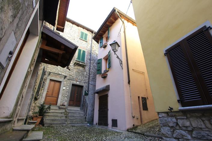 Image No.13-3 Bed House for sale