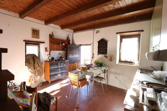 Image No.8-1 Bed House for sale