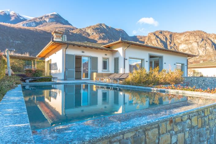 Image No.1-5 Bed Villa for sale