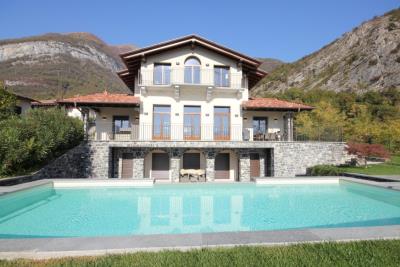 Nuova-villa-con-piscina-a-Tremezzo