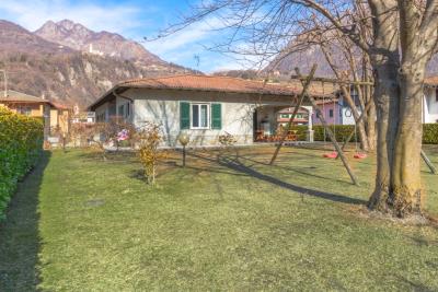 villa-for-sale-with-garden