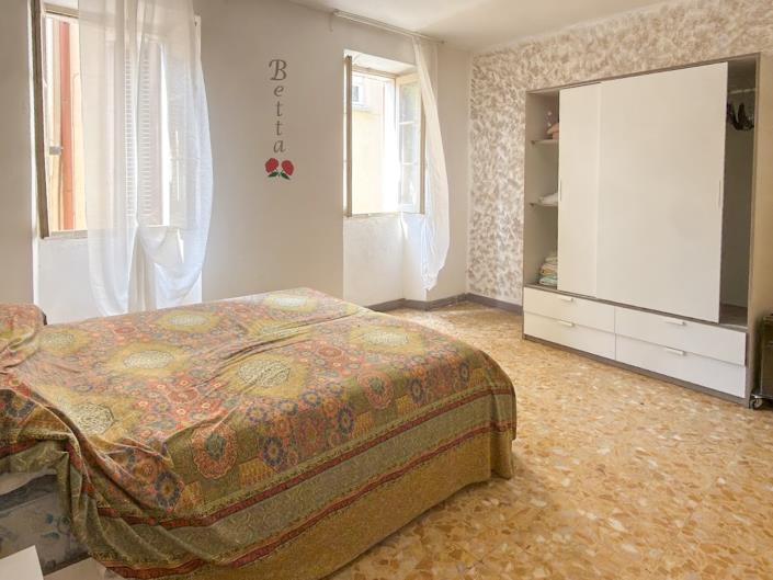 Image No.12-3 Bed Apartment for sale