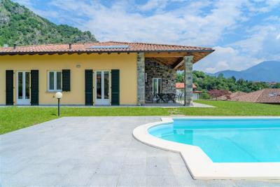 vila-con-piscina-sul-lago-di-como-in-vendita