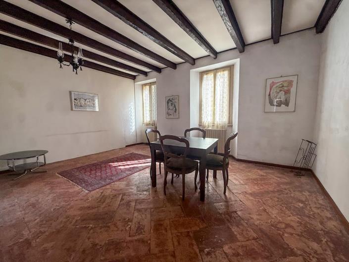 Image No.10-3 Bed House for sale