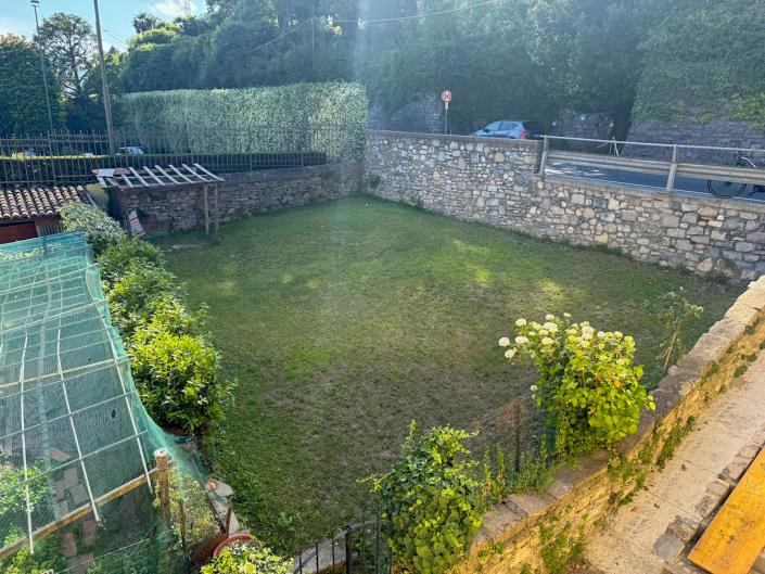 Image No.13-3 Bed House for sale