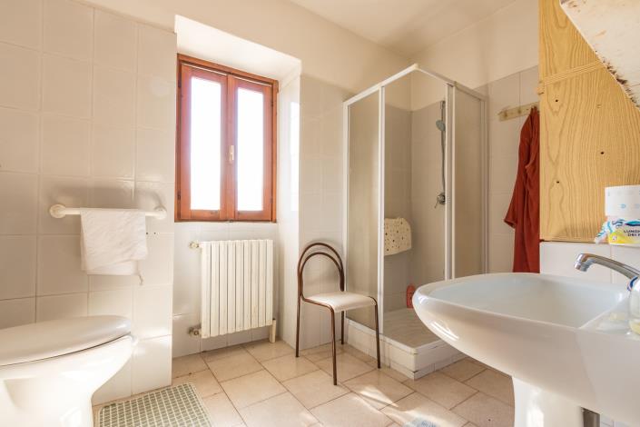 Image No.28-5 Bed Apartment for sale