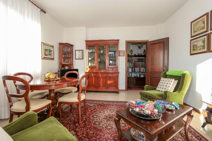 Image No.5-2 Bed Apartment for sale