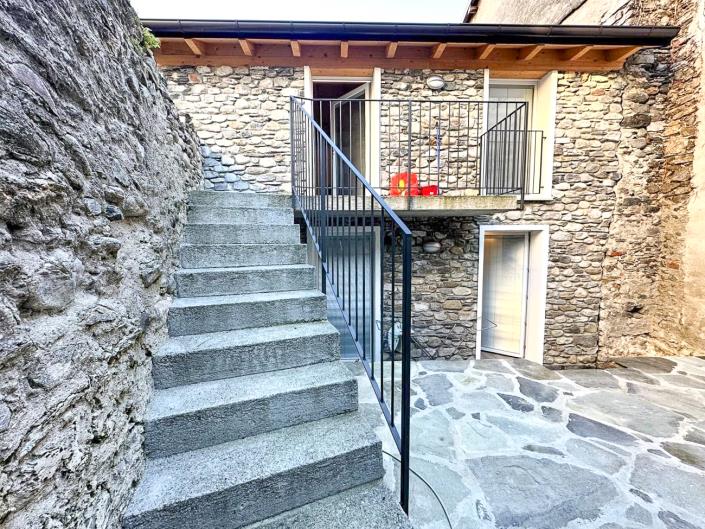 Image No.2-2 Bed House for sale