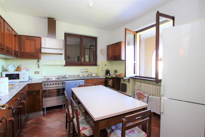 Image No.6-5 Bed House for sale