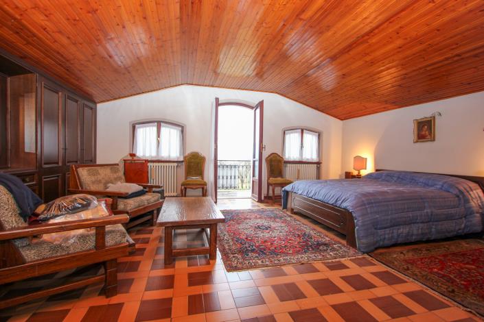 Image No.11-5 Bed House for sale