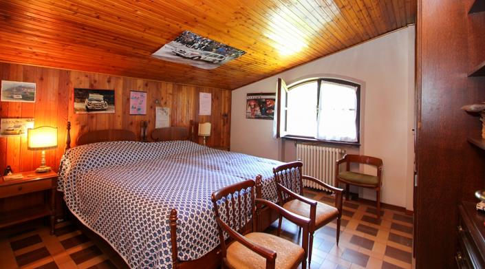 Image No.19-5 Bed House for sale