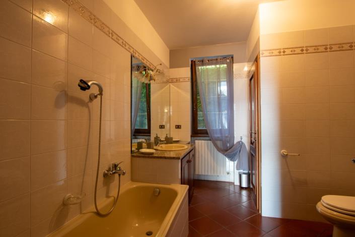 Image No.20-2 Bed Apartment for sale