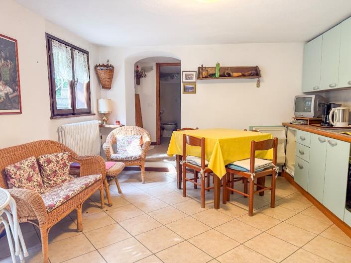 Image No.14-2 Bed House for sale