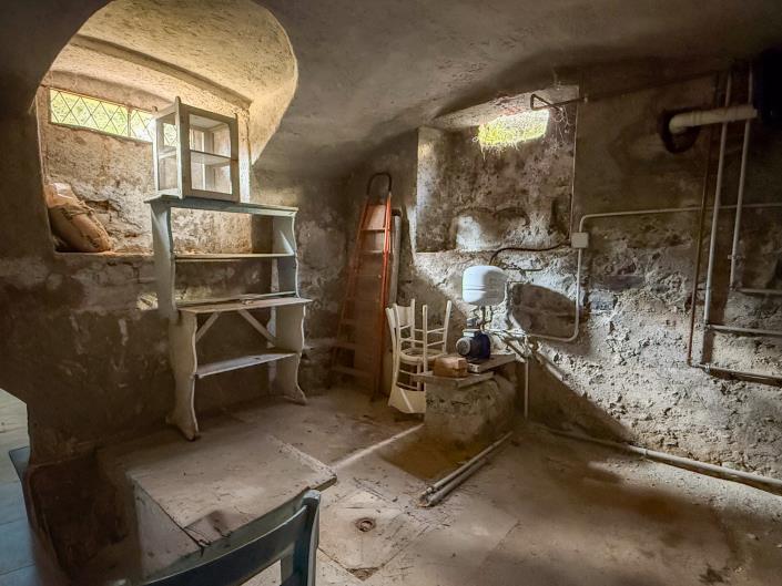 Image No.19-2 Bed Apartment for sale