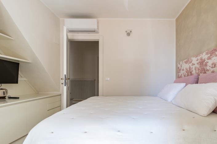 Image No.48-4 Bed Villa for sale