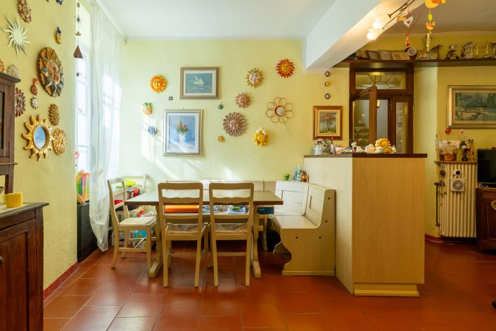 Image No.8-3 Bed House for sale