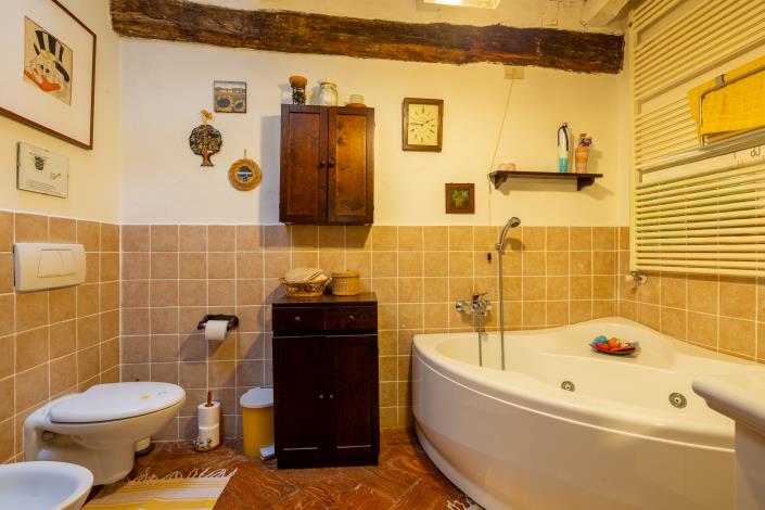 Image No.20-3 Bed House for sale