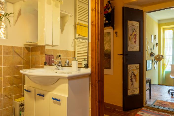 Image No.21-3 Bed House for sale