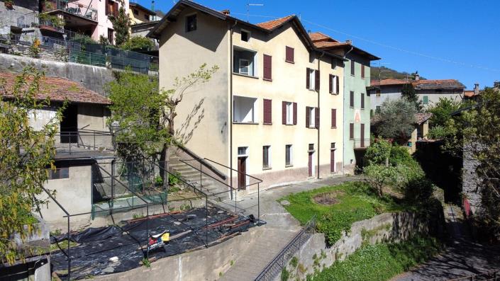 Image No.2-4 Bed House for sale