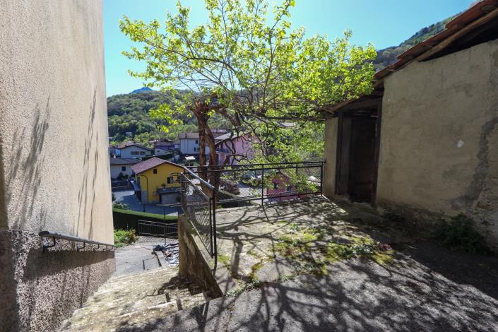 Image No.18-4 Bed House for sale