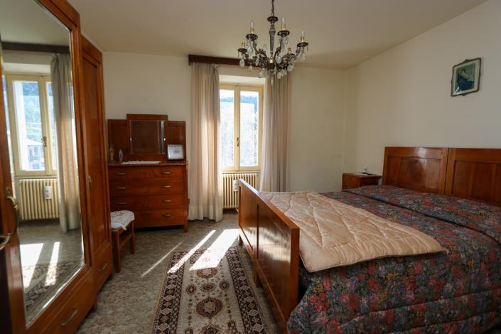 Image No.7-4 Bed House for sale