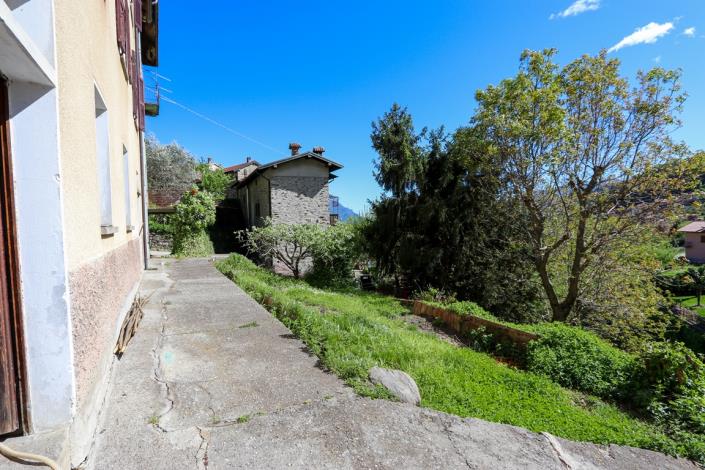 Image No.25-4 Bed House for sale