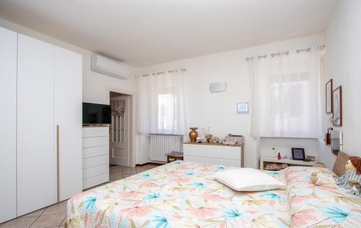 Image No.10-1 Bed Apartment for sale