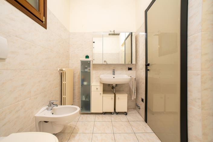 Image No.30-2 Bed Apartment for sale