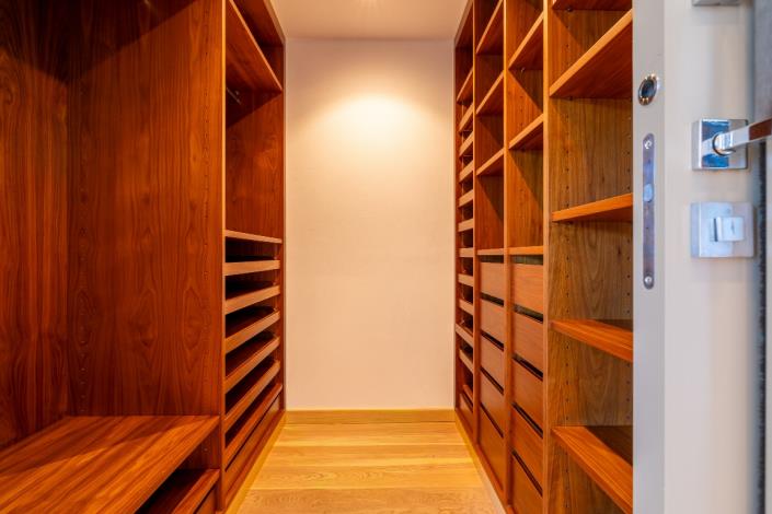 Image No.39-3 Bed Apartment for sale