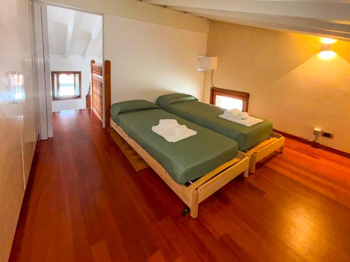 Image No.19-2 Bed House for sale
