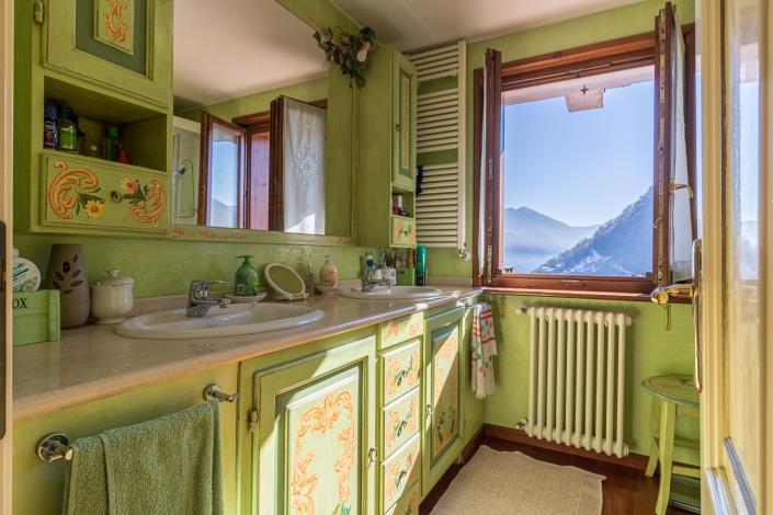 Image No.11-2 Bed House for sale