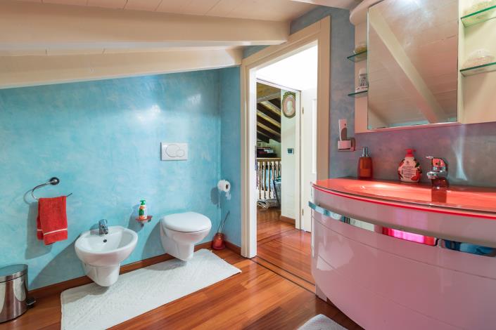 Image No.21-2 Bed House for sale