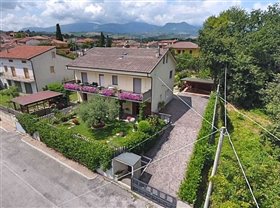 Image No.1-Maison de 3 chambres à vendre à Loreto Aprutino