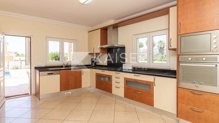 Image No.12-Villa de 4 chambres à vendre à Albufeira